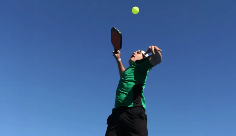 Smash in Pickleball